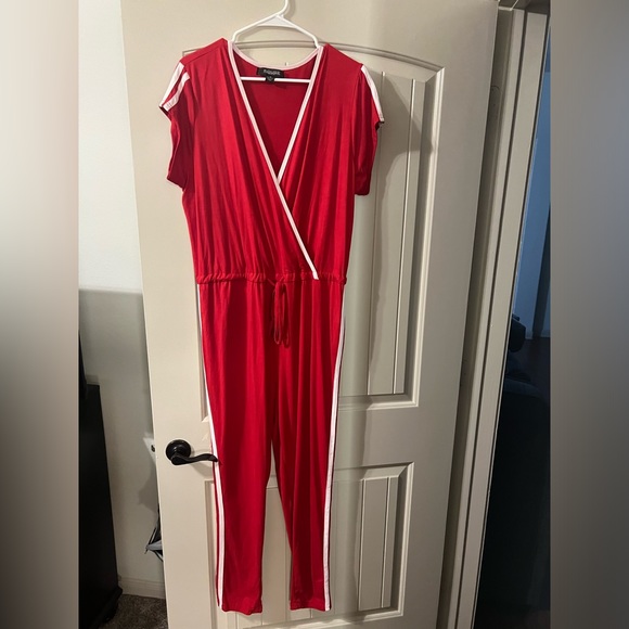 Red Jumpsuit! Size 1x - Picture 1 of 1